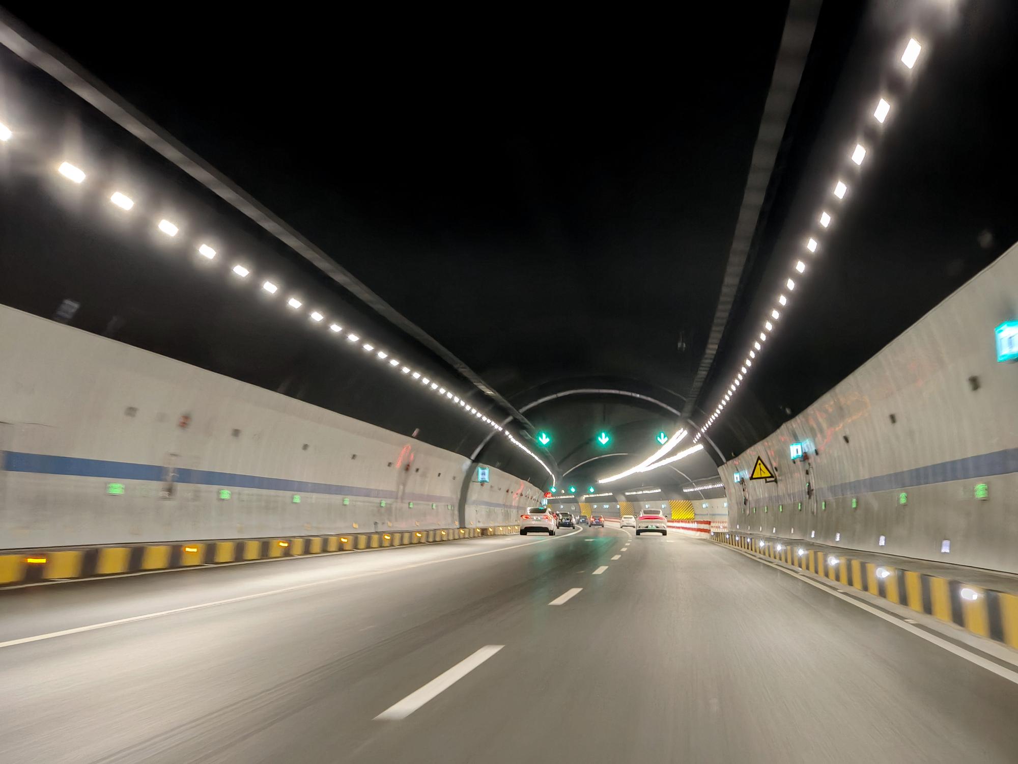 Тунелно осветление